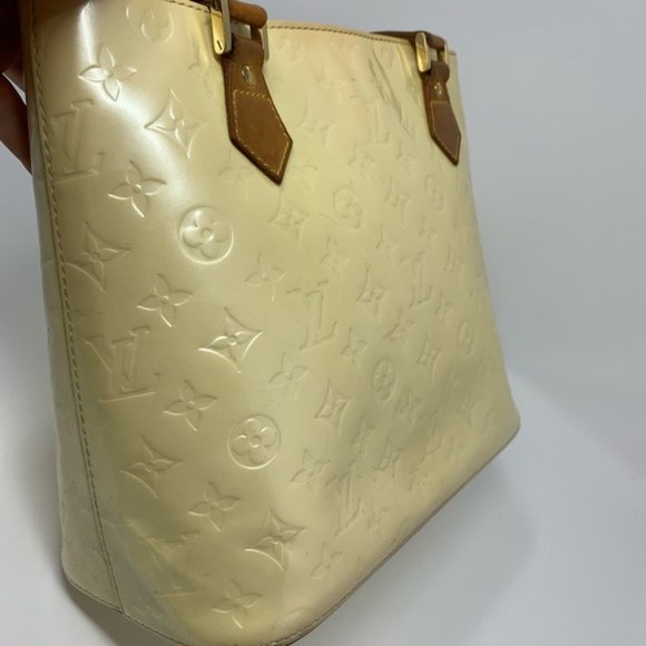 Louis Vuitton vernis  Cream and Brown Shoulder Bag - Picture 7 of 15